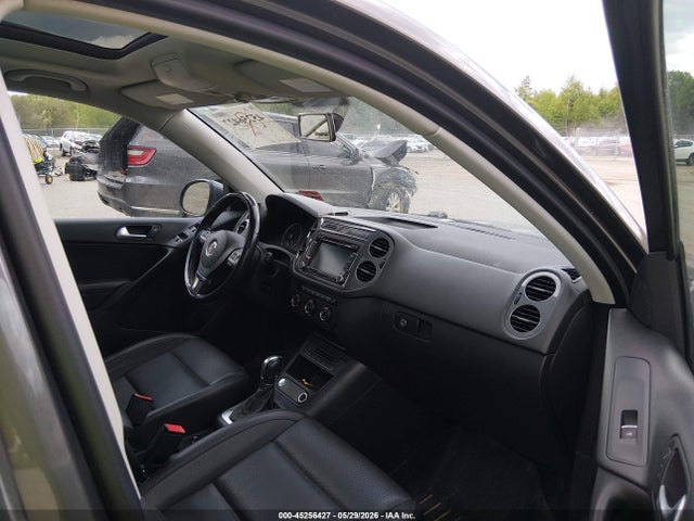 Продажа на аукционе авто 2015 Volkswagen Tiguan Se, vin: WVGBV7AX7FW560145, номер лота: 45256427
