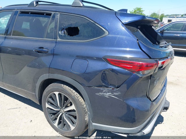 Продажа на аукционе авто 2022 Toyota Highlander Xse, vin: 5TDLZRBH1NS210802, номер лота: 45256449