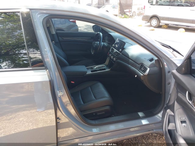 45256525 :رقم المزاد ، 1HGCV3F92NA026317 vin ، 2022 Honda Accord Hybrid Touring مزاد بيع