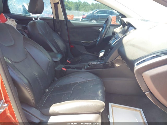 45256571 :رقم المزاد ، 1FADP3J23JL295888 vin ، 2018 Ford Focus Titanium مزاد بيع