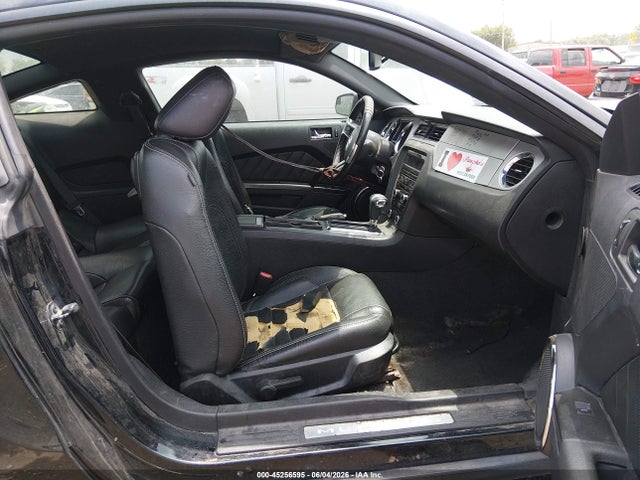 45256595 :رقم المزاد ، 1ZVBP8CF0B5140832 vin ، 2011 Ford Mustang Gt Premium مزاد بيع