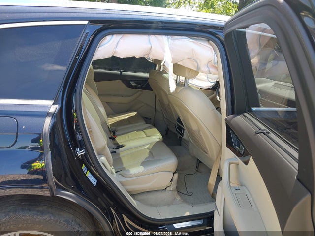 Audi Q7 3.0t Premium 2017 WA1LAAF73HD028720 Image 8