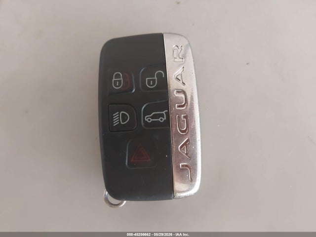 45256662 :رقم المزاد ، SAJBD4BN0HCY32463 vin ، 2017 Jaguar Xf 20d Premium مزاد بيع