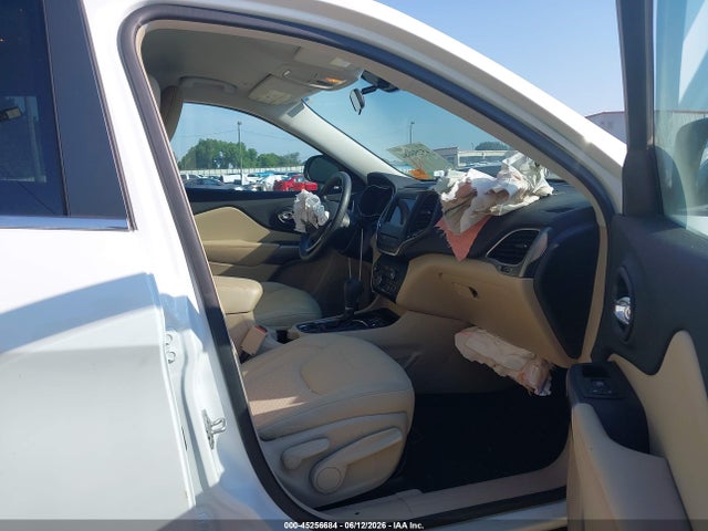 45256684 :رقم المزاد ، 1C4PJLCB5KD370947 vin ، 2019 Jeep Cherokee Latitude Fwd مزاد بيع