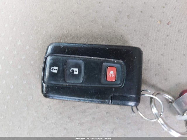 Продажа на аукционе авто 2005 Toyota Prius, vin: JTDKB20U053074185, номер лота: 45256719