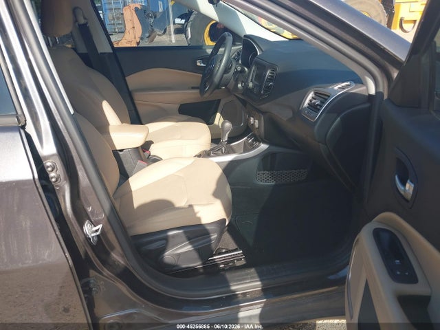 3C4NJCAB2JT405608 Jeep Compass Sport Fwd