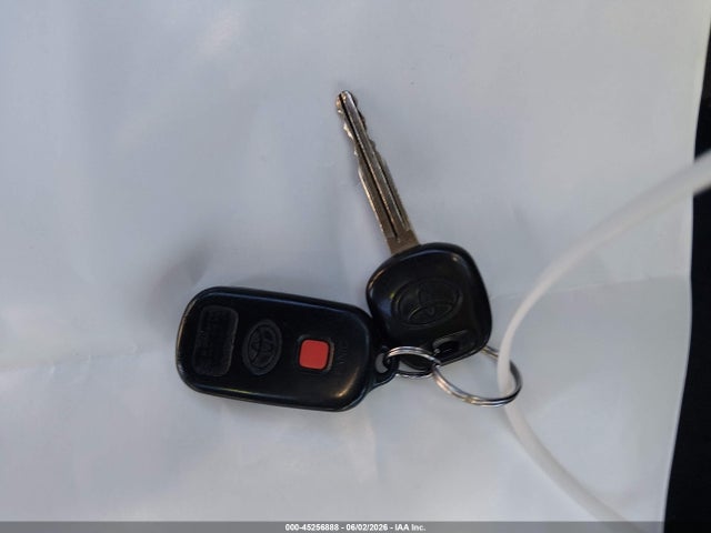 Продажа на аукционе авто 2006 Toyota Matrix Xr, vin: 2T1LR32E66C552694, номер лота: 45256888
