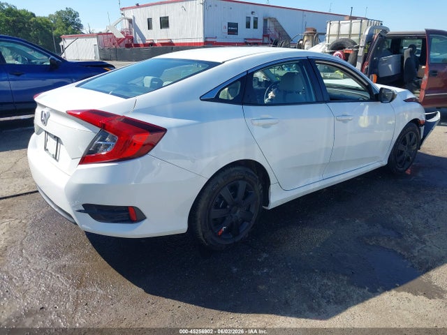 Продажа на аукционе авто 2018 Honda Civic Lx, vin: 19XFC2F59JE023463, номер лота: 45256902