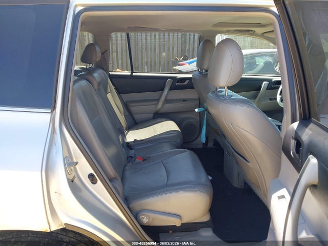 Продажа на аукционе авто 2012 Toyota Highlander Se V6, vin: 5TDBK3EH9CS123414, номер лота: 45256994