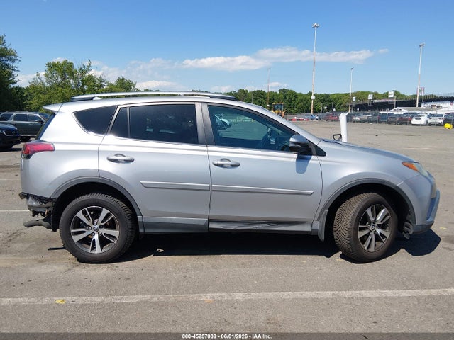 45257009 :رقم المزاد ، 2T3RFREV6HW559414 vin ، 2017 Toyota Rav4 Xle مزاد بيع