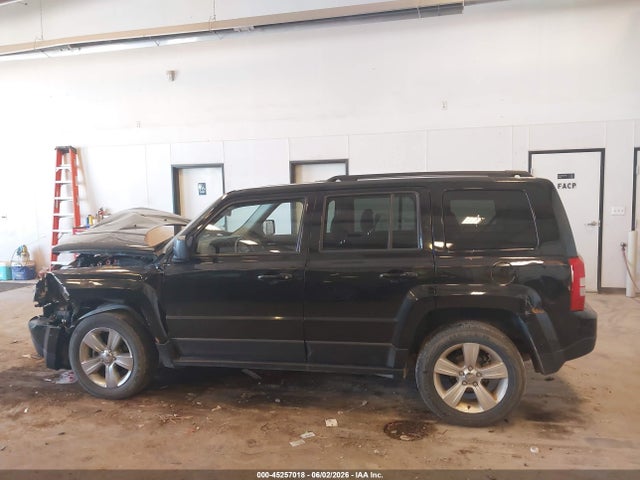 2017 Jeep Patriot Latitude 4x4 მანქანა იყიდება აუქციონზე, vin: 1C4NJRFB9HD174668, აუქციონის ნომერი: 45257018