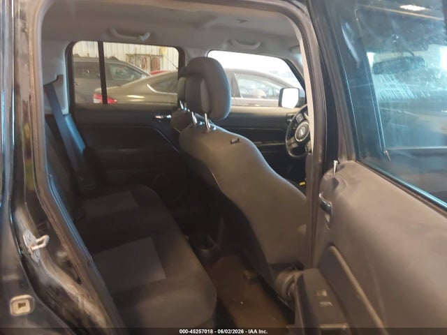 2017 Jeep Patriot Latitude 4x4 მანქანა იყიდება აუქციონზე, vin: 1C4NJRFB9HD174668, აუქციონის ნომერი: 45257018