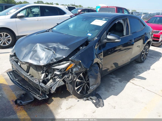 Toyota COROLLA SE 2017 5YFBURHEXHP577735 Image 2