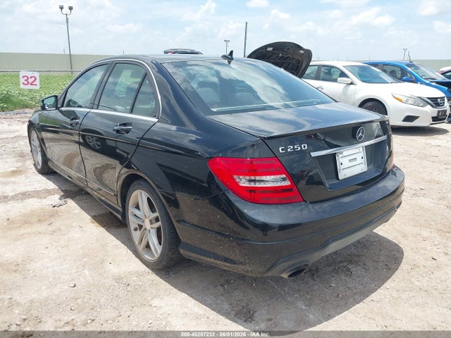 Продажа на аукционе авто 2012 Mercedes-benz C 250 Sport, vin: WDDGF4HB5CR203062, номер лота: 45257232