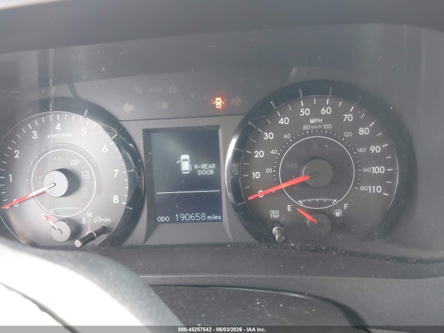 2015 Toyota Sienna Le 8 Passenger მანქანა იყიდება აუქციონზე, vin: 5TDKK3DC6FS611861, აუქციონის ნომერი: 45257542