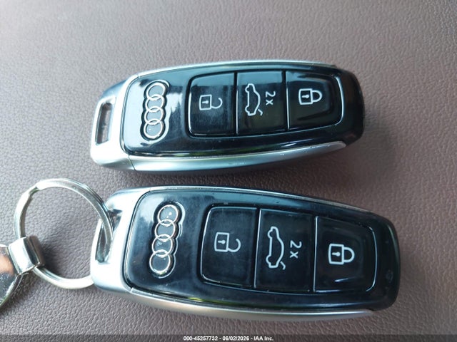 2020 Audi Q7 Premium Plus 45 Tfsi Quattro Tiptronic მანქანა იყიდება აუქციონზე, vin: WA1LJAF70LD010135, აუქციონის ნომერი: 45257732