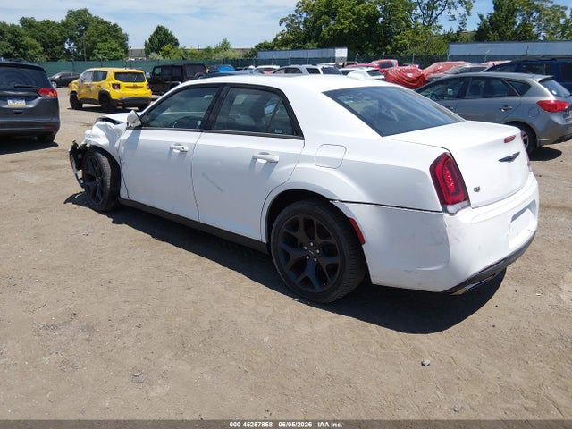 Aukcja sprzedaży 2022 Chrysler 300 S, vin: 2C3CCABG8NH127204, numer aukcji: 45257858