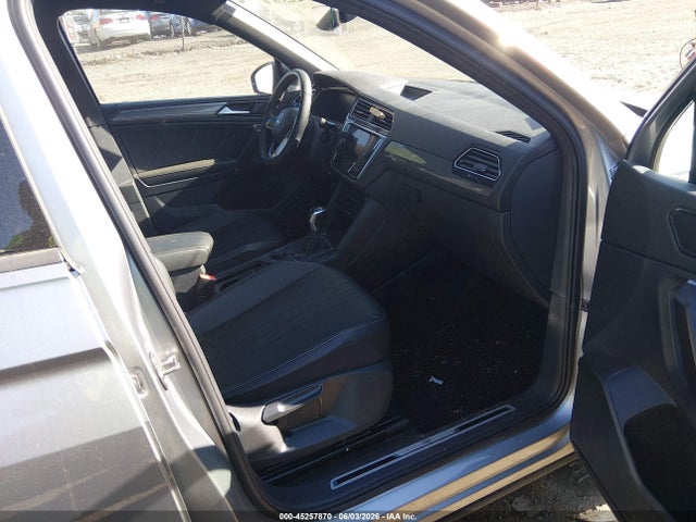Aukcja sprzedaży 2022 Volkswagen Tiguan 2.0t Se R-line Black, vin: 3VV8B7AX0NM011832, numer aukcji: 45257870