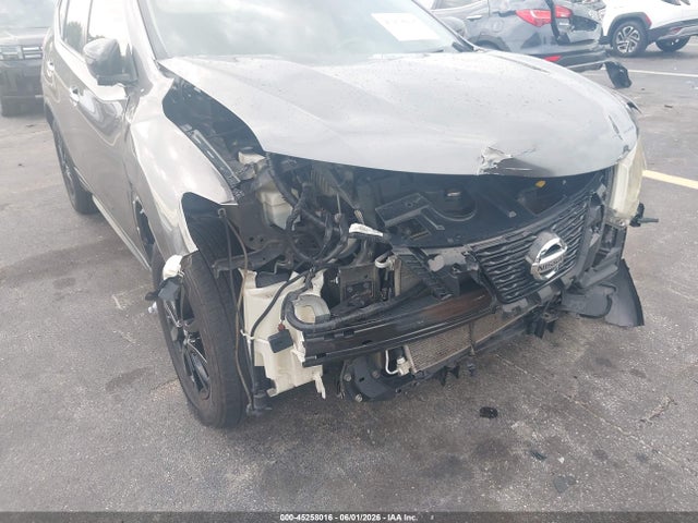 Продажа на аукционе авто 2017 Nissan Rogue Sv, vin: 5N1AT2MT1HC810545, номер лота: 45258016