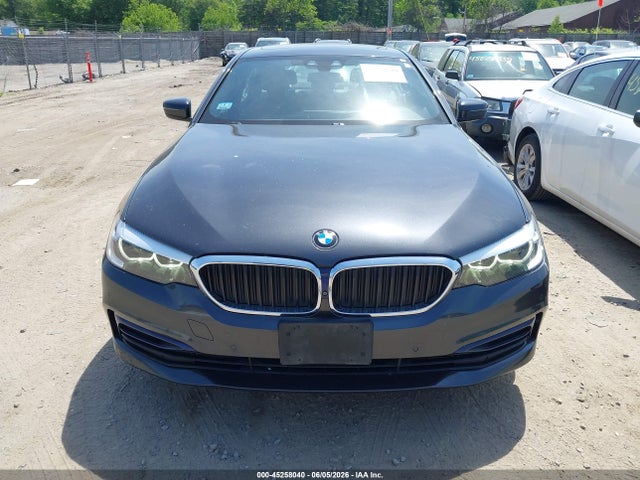 WBAJA7C52KG910743 BMW 530i Xdrive