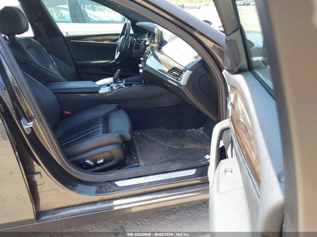WBAJA7C52KG910743 BMW 530i Xdrive
