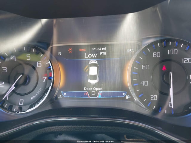 2015 Chrysler 200 S მანქანა იყიდება აუქციონზე, vin: 1C3CCCBG8FN528529, აუქციონის ნომერი: 45258084