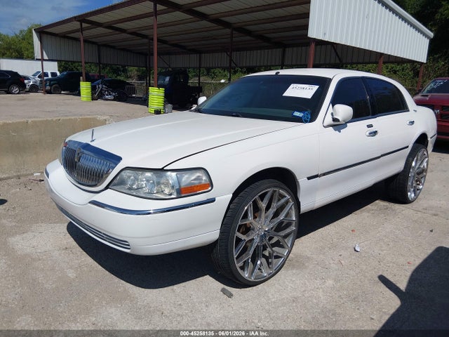 Продажа на аукционе авто 2009 Lincoln Town Car Signature Limited, vin: 2LNHM82V19X630327, номер лота: 45258135