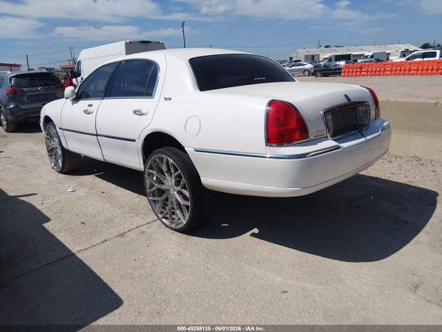 Продажа на аукционе авто 2009 Lincoln Town Car Signature Limited, vin: 2LNHM82V19X630327, номер лота: 45258135
