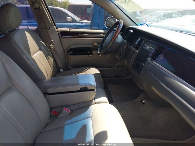 Продажа на аукционе авто 2009 Lincoln Town Car Signature Limited, vin: 2LNHM82V19X630327, номер лота: 45258135