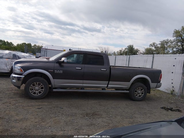 45258196 :رقم المزاد ، 3C6UR5KJ8FG515821 vin ، 2015 Ram 2500 Laramie مزاد بيع