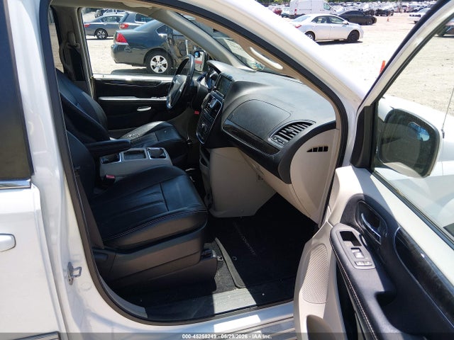 45258249 :رقم المزاد ، 2C4RC1BG1GR268893 vin ، 2016 Chrysler Town & Country Touring مزاد بيع