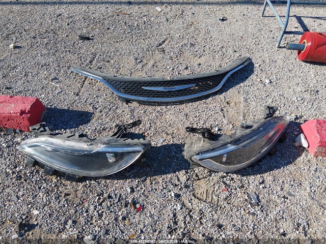 2015 Chrysler 200 C მანქანა იყიდება აუქციონზე, vin: 1C3CCCCB6FN640958, აუქციონის ნომერი: 45258363
