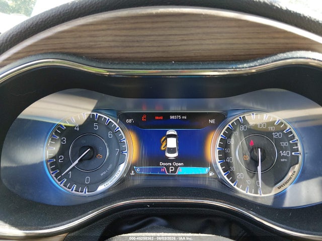 2015 Chrysler 200 C მანქანა იყიდება აუქციონზე, vin: 1C3CCCCB6FN640958, აუქციონის ნომერი: 45258363