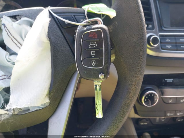 2017 Hyundai Tucson Se მანქანა იყიდება აუქციონზე, vin: KM8J33A48HU383555, აუქციონის ნომერი: 45258466