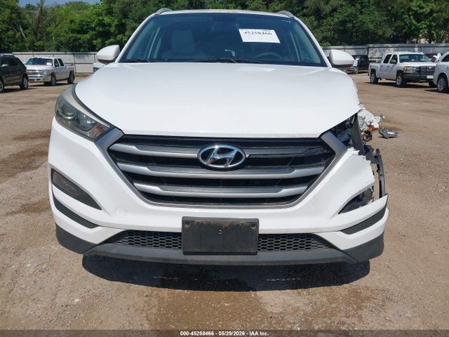 2017 Hyundai Tucson Se მანქანა იყიდება აუქციონზე, vin: KM8J33A48HU383555, აუქციონის ნომერი: 45258466
