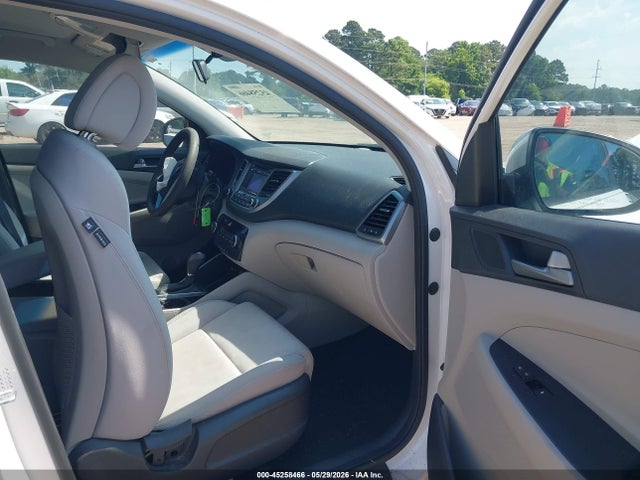 2017 Hyundai Tucson Se მანქანა იყიდება აუქციონზე, vin: KM8J33A48HU383555, აუქციონის ნომერი: 45258466