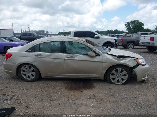 45258578 :رقم المزاد ، 1C3CCBBB5DN674060 vin ، 2013 Chrysler 200 Touring مزاد بيع