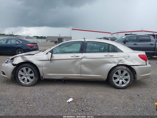 45258578 :رقم المزاد ، 1C3CCBBB5DN674060 vin ، 2013 Chrysler 200 Touring مزاد بيع
