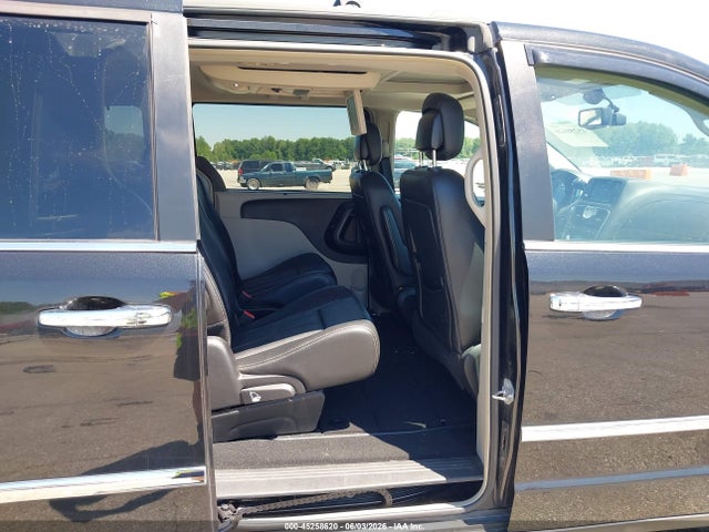 Продаж на аукціоні авто 2016 Chrysler Town & Country Touring-l Anniversary Edition, vin: 2C4RC1CGXGR207606, номер лоту: 45258620