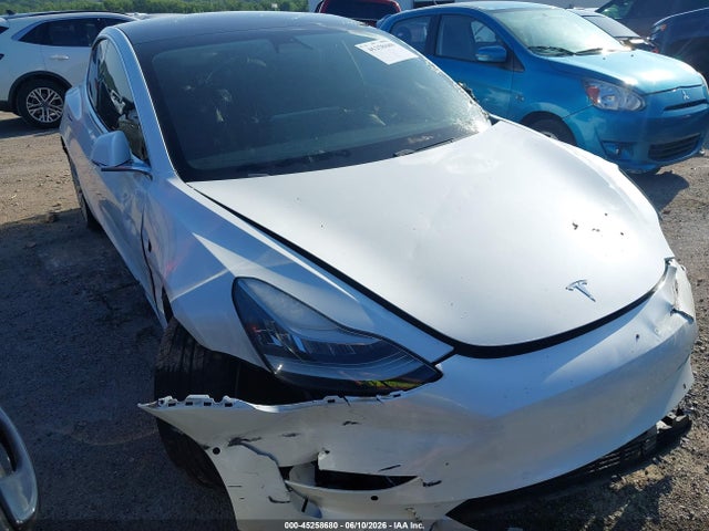 2020 Tesla Model 3 მანქანა იყიდება აუქციონზე, vin: 5YJ3E1EA5LF785708, აუქციონის ნომერი: 45258680