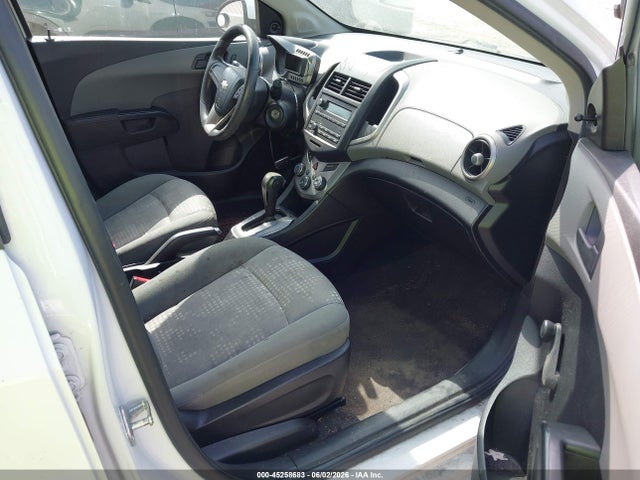 45258683 :رقم المزاد ، 1G1JA6SH2G4152140 vin ، 2016 Chevrolet Sonic Ls Auto مزاد بيع