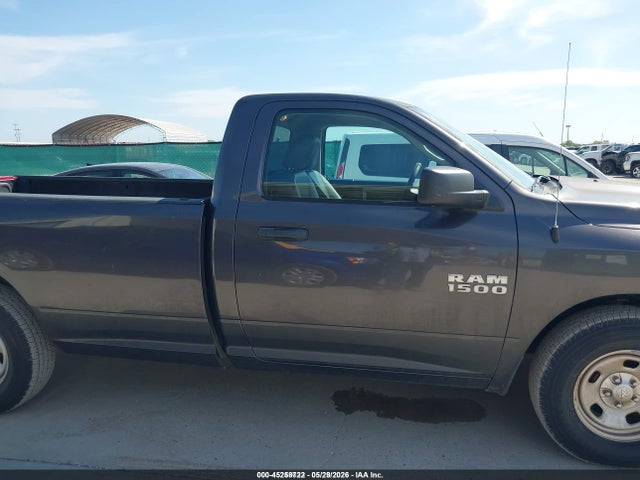 45258722 :رقم المزاد ، 3C6JR6DGXJG318149 vin ، 2018 Ram 1500 Tradesman  4x2 8' Box مزاد بيع