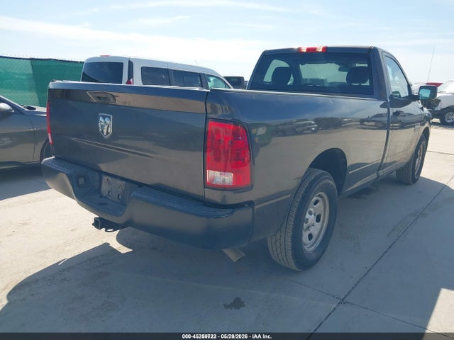 45258722 :رقم المزاد ، 3C6JR6DGXJG318149 vin ، 2018 Ram 1500 Tradesman  4x2 8' Box مزاد بيع