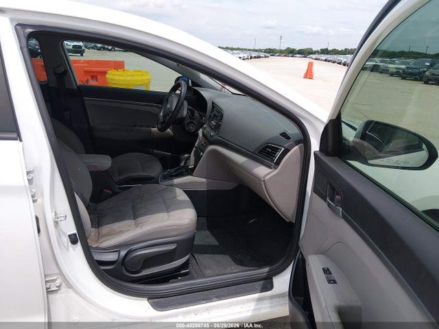 Продажа на аукционе авто 2017 Hyundai Elantra Se, vin: 5NPD74LF3HH206142, номер лота: 45258745