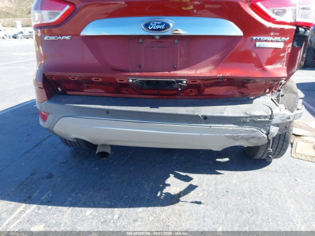 1FMCU0J91EUD09390 Ford Escape Titanium
