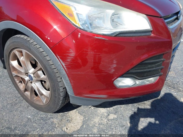 1FMCU0J91EUD09390 Ford Escape Titanium