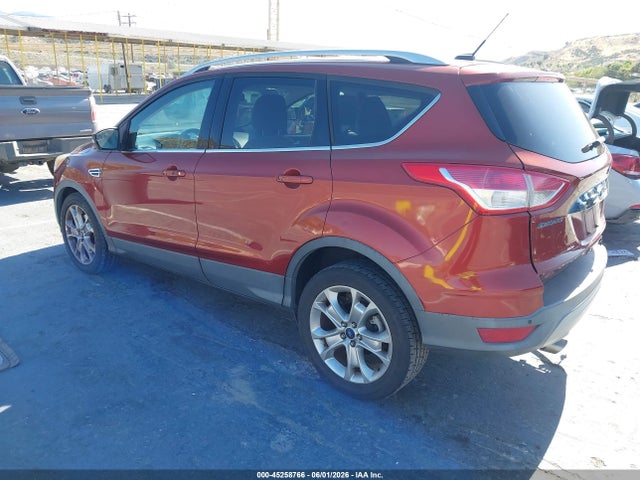 1FMCU0J91EUD09390 Ford Escape Titanium