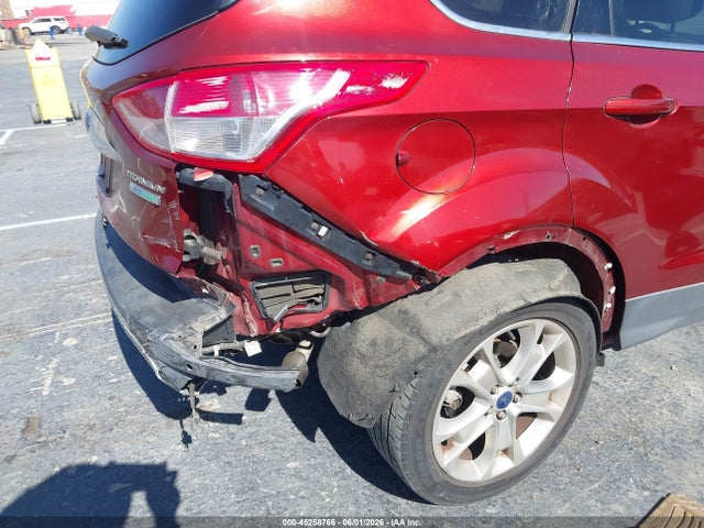 1FMCU0J91EUD09390 Ford Escape Titanium