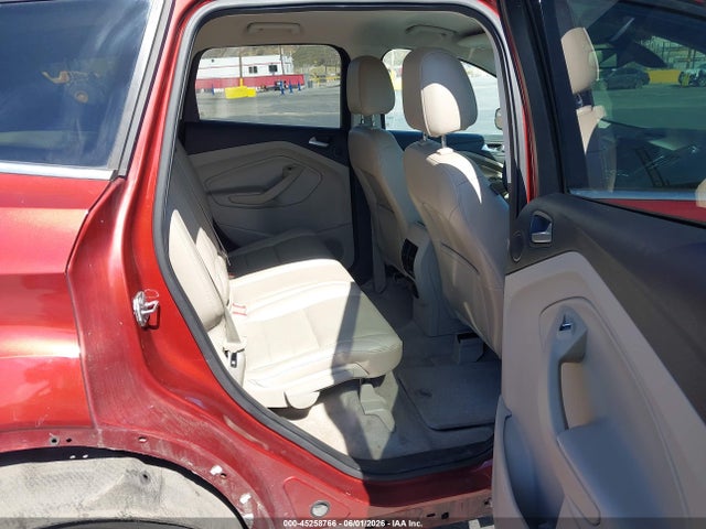 1FMCU0J91EUD09390 Ford Escape Titanium