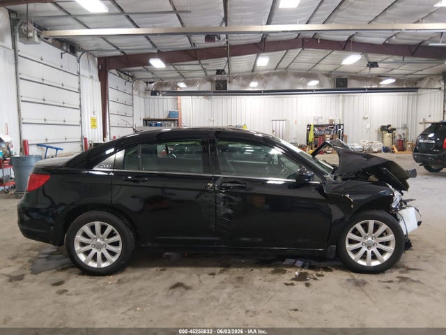 Продажа на аукционе авто 2013 Chrysler 200 Touring, vin: 1C3CCBBB4DN629546, номер лота: 45258832